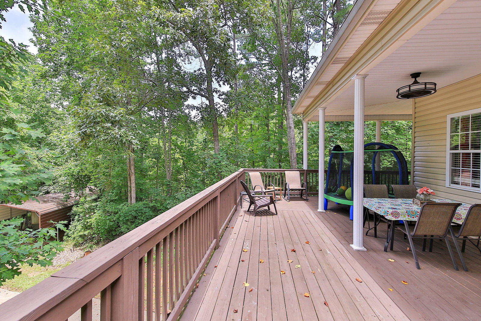 Glide Tour of 570 McCready Drive, Dallas, 30157