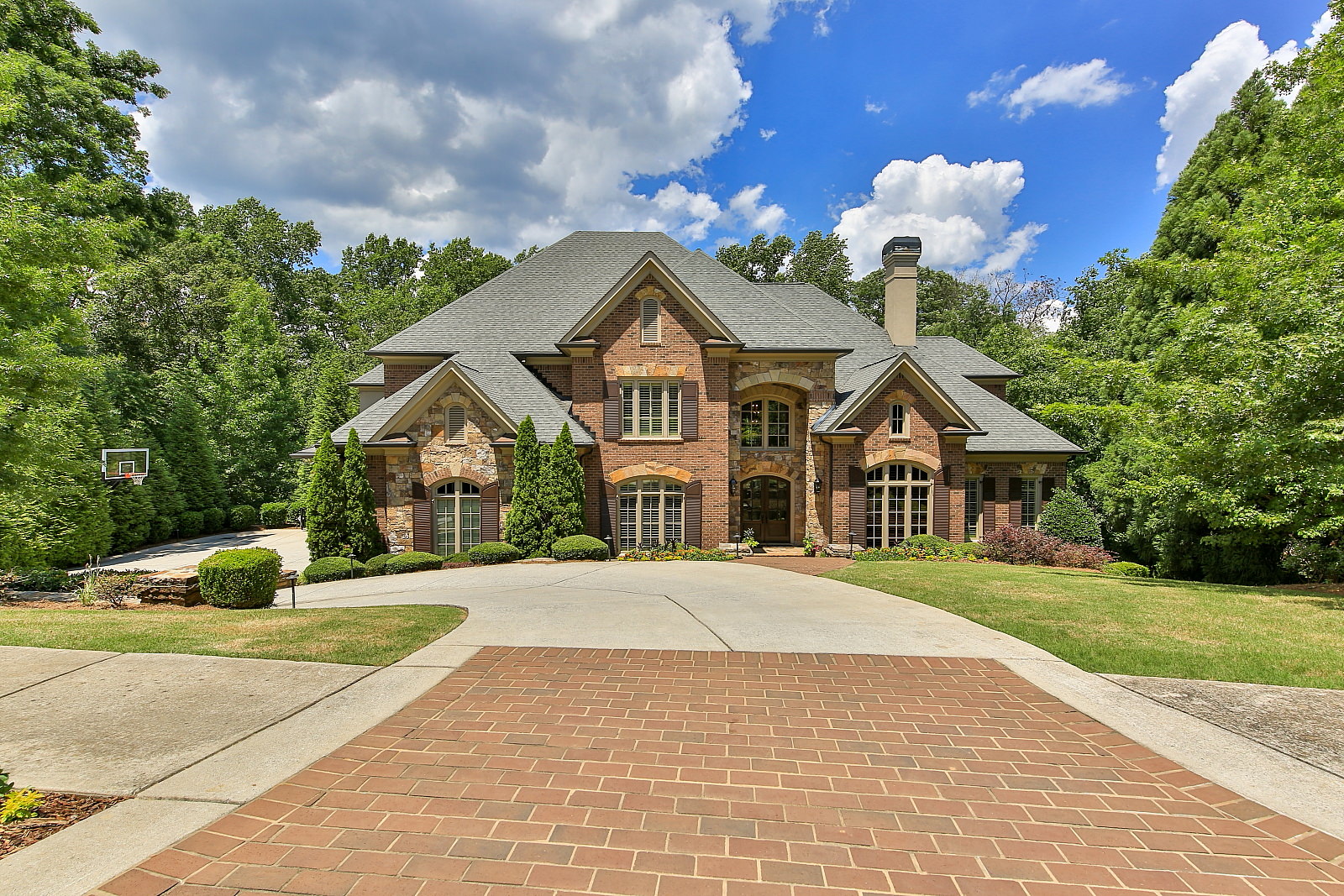 Glide Tour of 2586 Wynnton Drive, Duluth, 30097