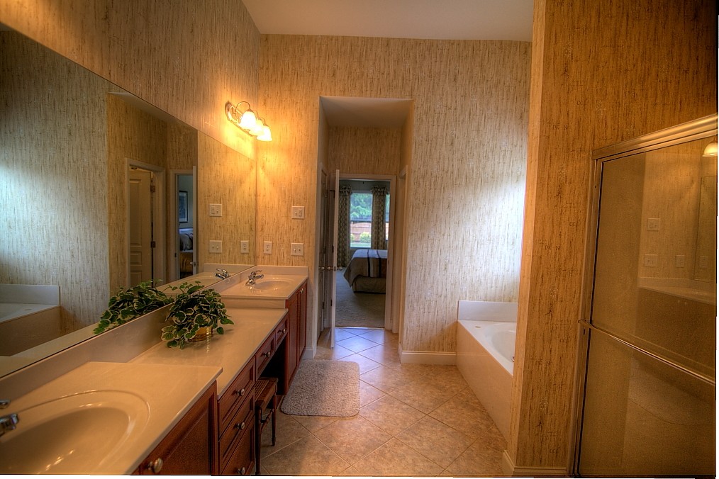 Glide Tour of 6010 Stillwater Place, Flowery Branch, 30542