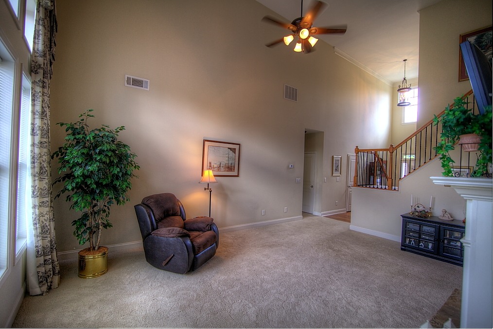 Glide Tour of 6010 Stillwater Place, Flowery Branch, 30542