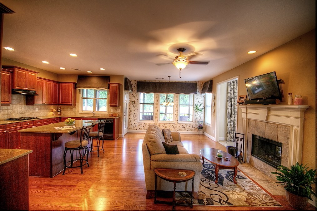 Glide Tour of 6010 Stillwater Place, Flowery Branch, 30542