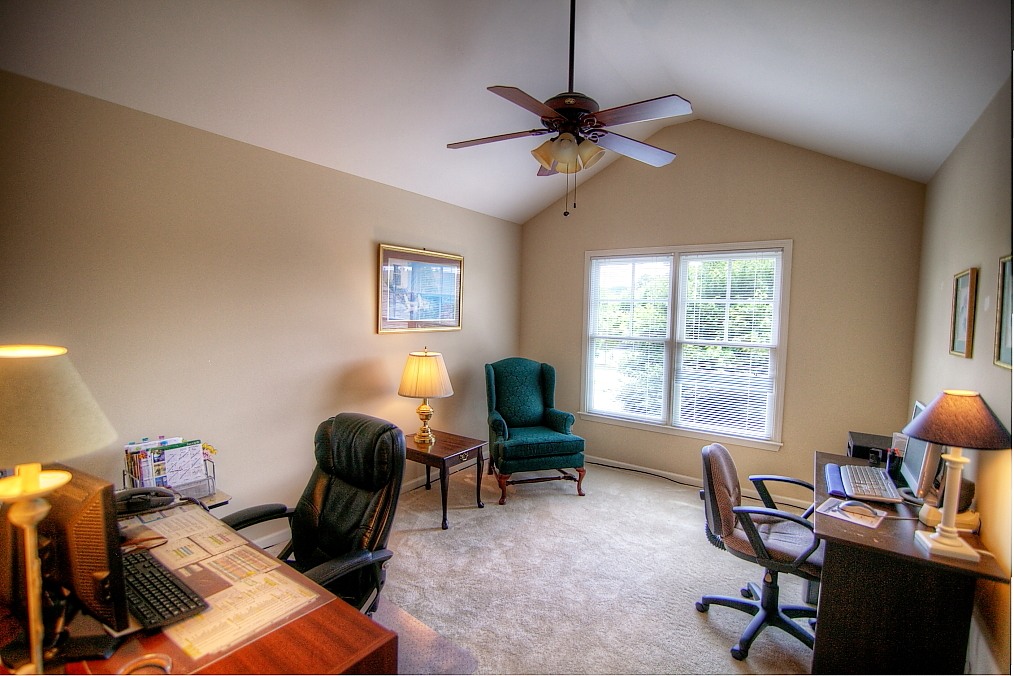 Glide Tour of 6010 Stillwater Place, Flowery Branch, 30542