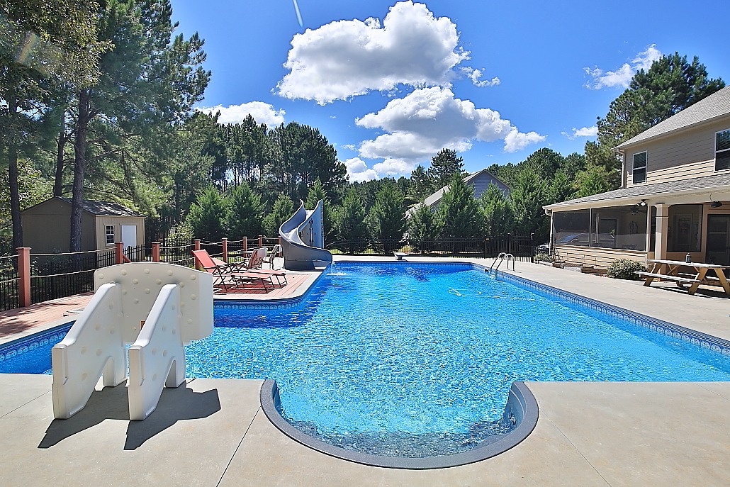 Glide Tour of 32 Coggins Farm Ln, Newnan, 30265