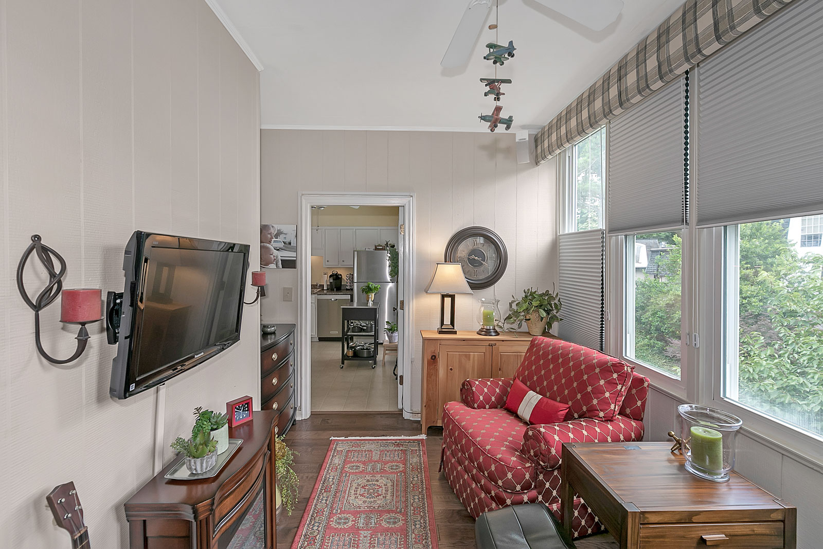 Glide Tour of 5235 Chemin De Vie, Sandy Springs, 30342