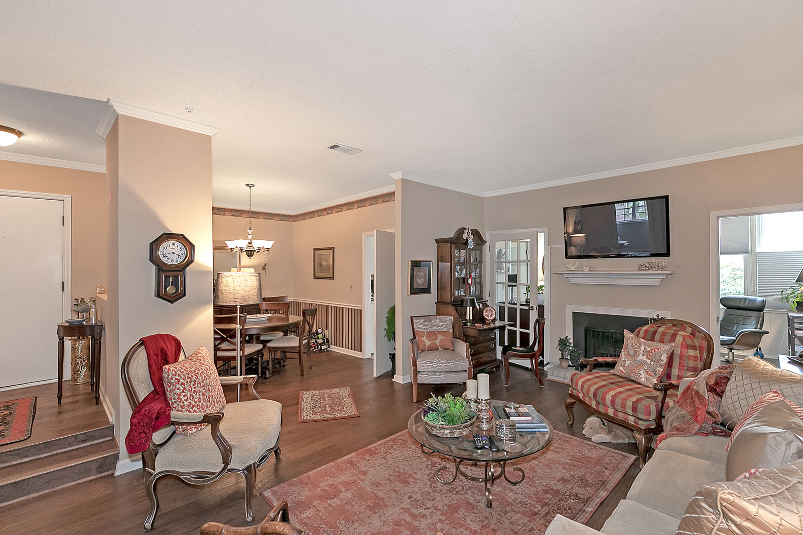 Glide Tour of 5235 Chemin De Vie, Sandy Springs, 30342