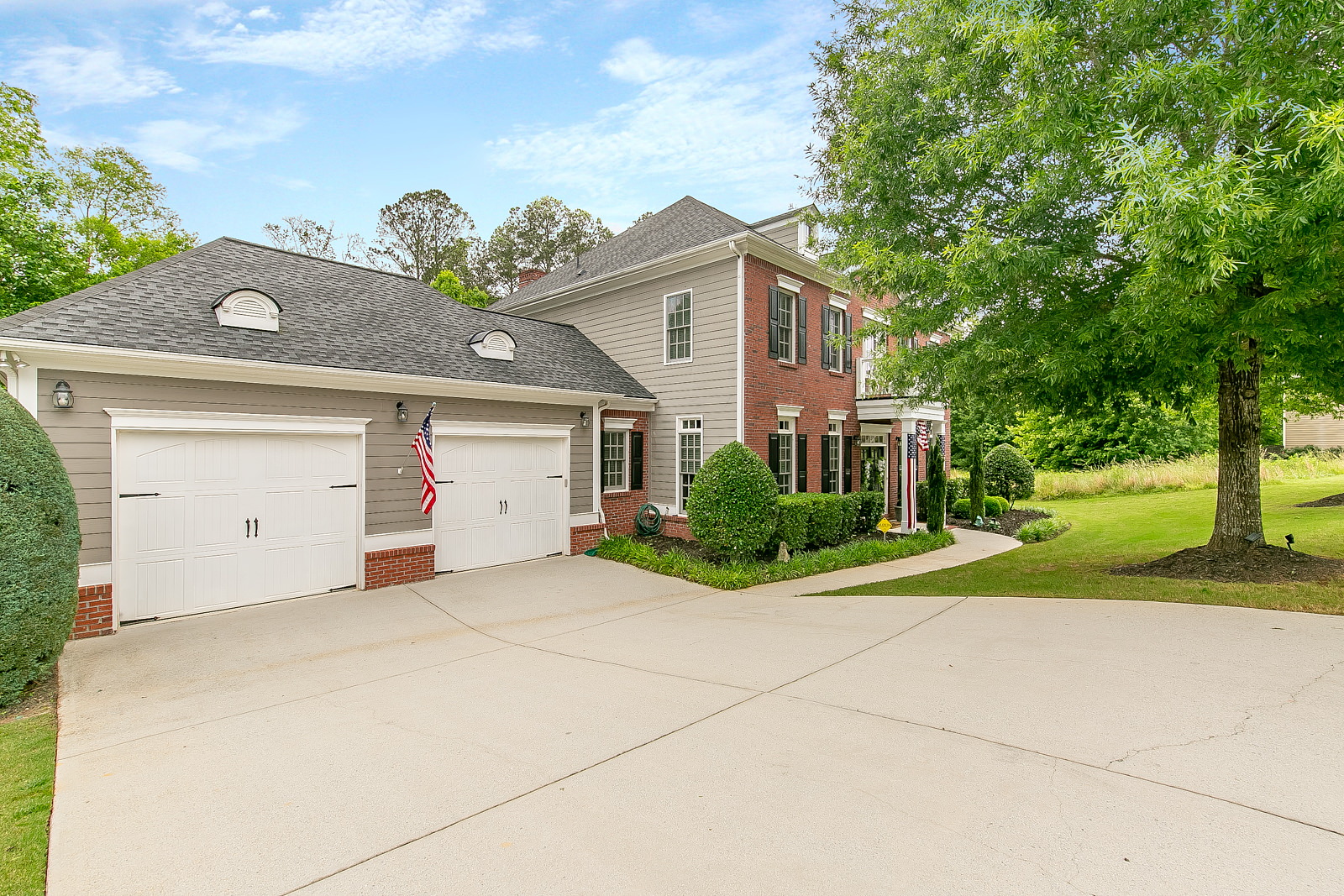 Glide Tour of 4090 Hill House Rd, Smyrna, 30082